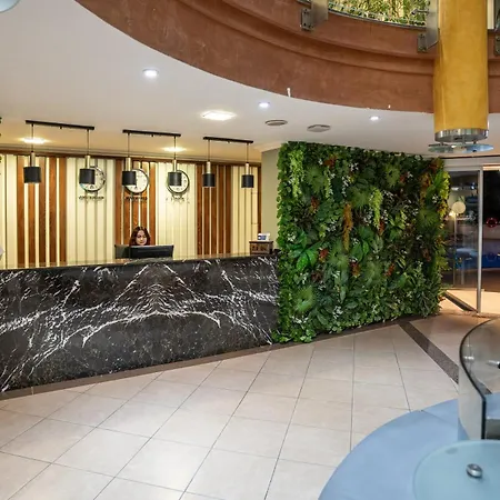 Club Karakas Otel 4*