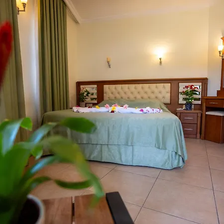 Otel Club Karakas 4*